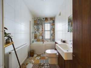 Family Bathroom- click for photo gallery